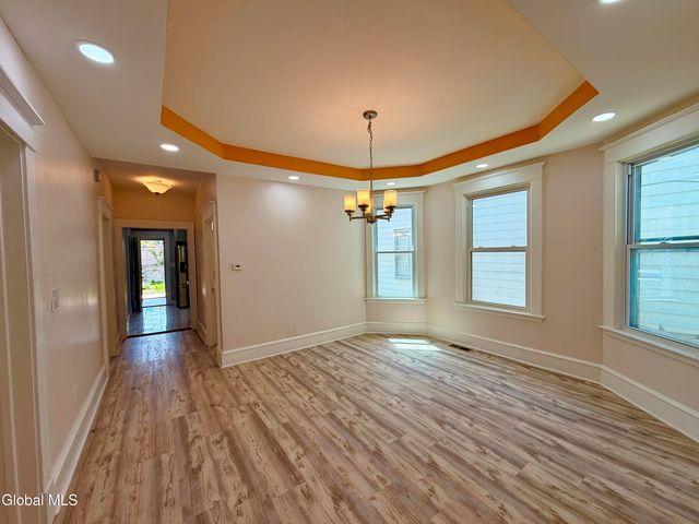 534 N Brandywine Avenue, Schenectady, NY 12308