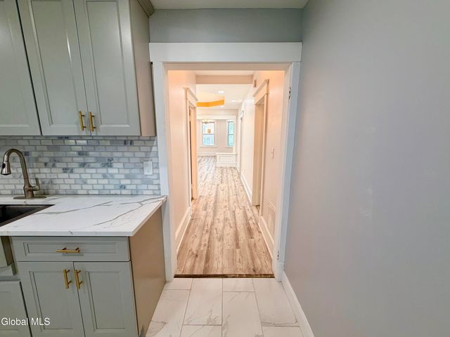 534 N Brandywine Avenue, Schenectady, NY 12308