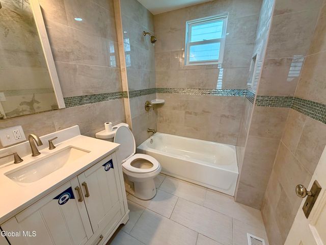 534 N Brandywine Avenue, Schenectady, NY 12308