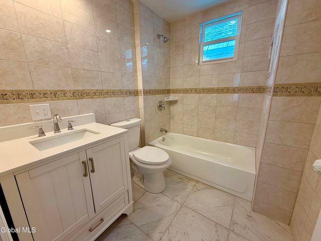 534 N Brandywine Avenue, Schenectady, NY 12308