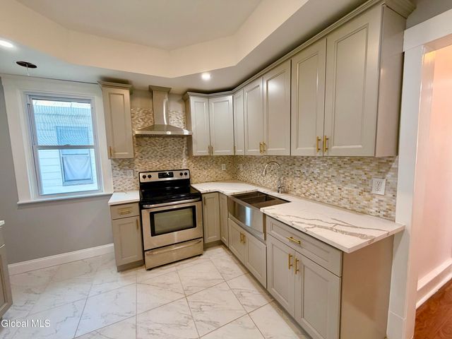 534 N Brandywine Avenue, Schenectady, NY 12308