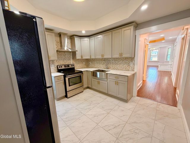534 N Brandywine Avenue, Schenectady, NY 12308