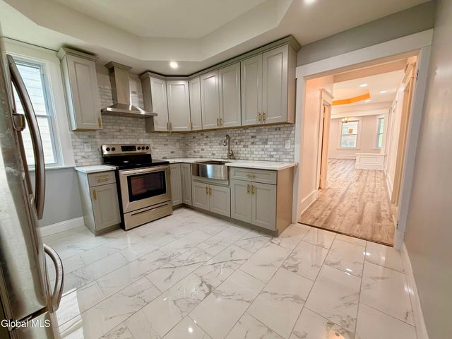 534 N Brandywine Avenue, Schenectady, NY 12308