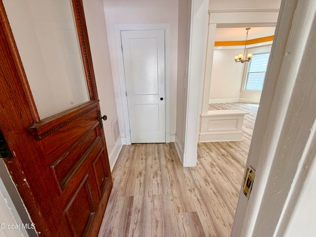 534 N Brandywine Avenue, Schenectady, NY 12308