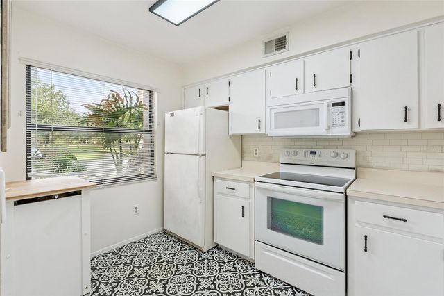 3467 FLOSSMOOR AVENUE 101, Orlando, FL 32822