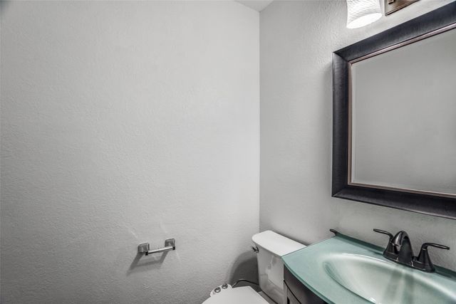902 Firestone Lane, Richardson, TX 75080