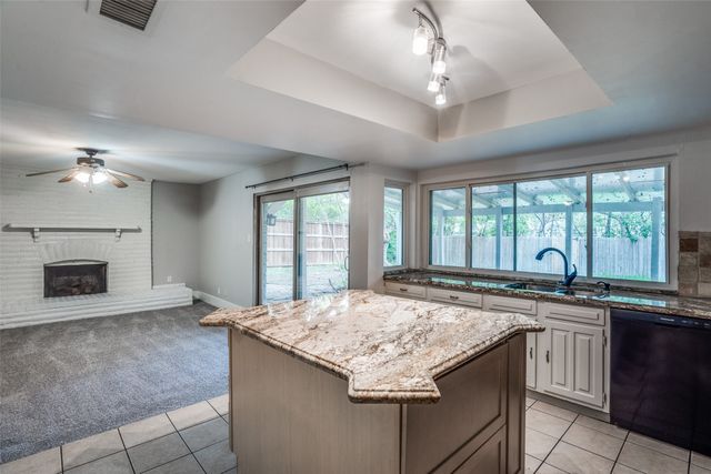 902 Firestone Lane, Richardson, TX 75080