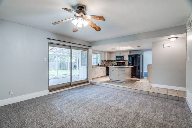 902 Firestone Lane, Richardson, TX 75080