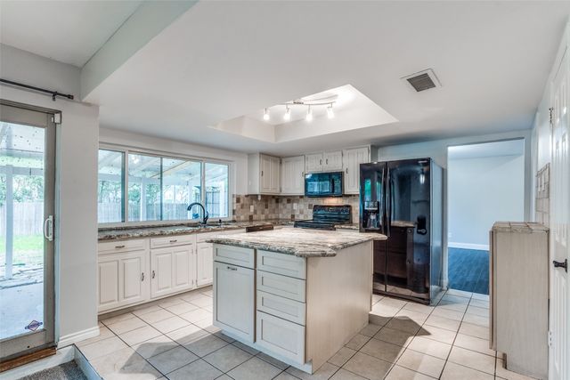 902 Firestone Lane, Richardson, TX 75080