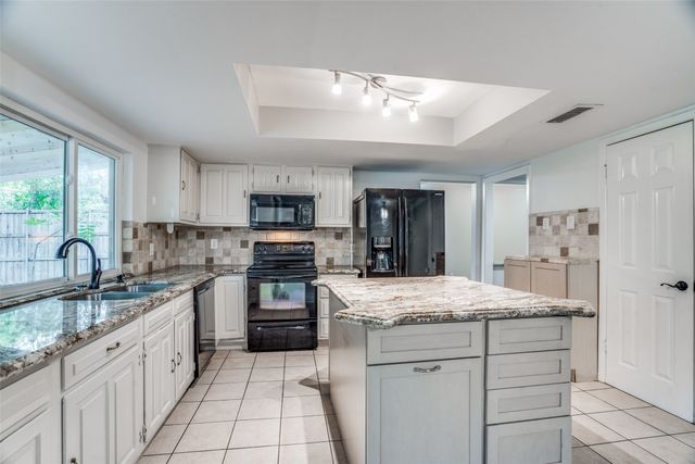 902 Firestone Lane, Richardson, TX 75080
