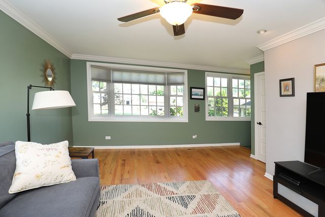 28W719 Barnes Avenue, West Chicago, IL 60185
