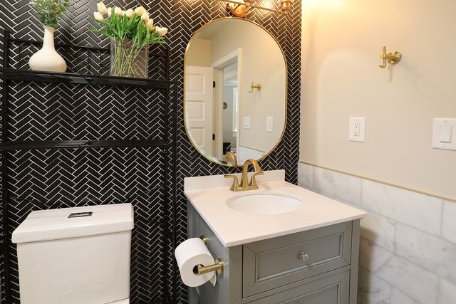 28W719 Barnes Avenue, West Chicago, IL 60185