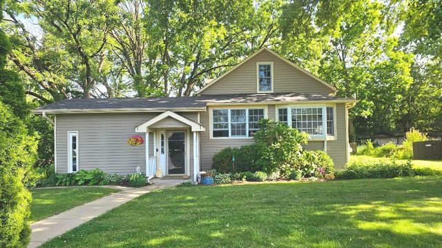 28W719 Barnes Avenue, West Chicago, IL 60185
