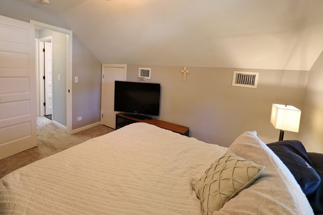 28W719 Barnes Avenue, West Chicago, IL 60185