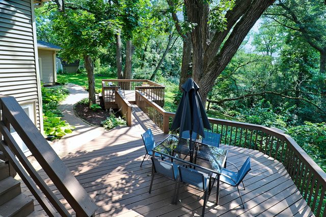 28W719 Barnes Avenue, West Chicago, IL 60185