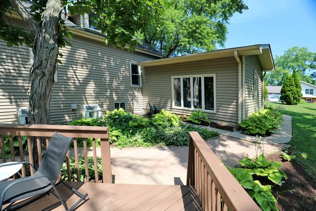 28W719 Barnes Avenue, West Chicago, IL 60185