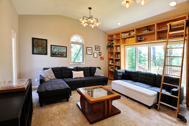 28W719 Barnes Avenue, West Chicago, IL 60185