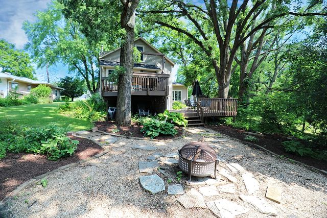28W719 Barnes Avenue, West Chicago, IL 60185