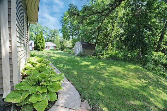 28W719 Barnes Avenue, West Chicago, IL 60185