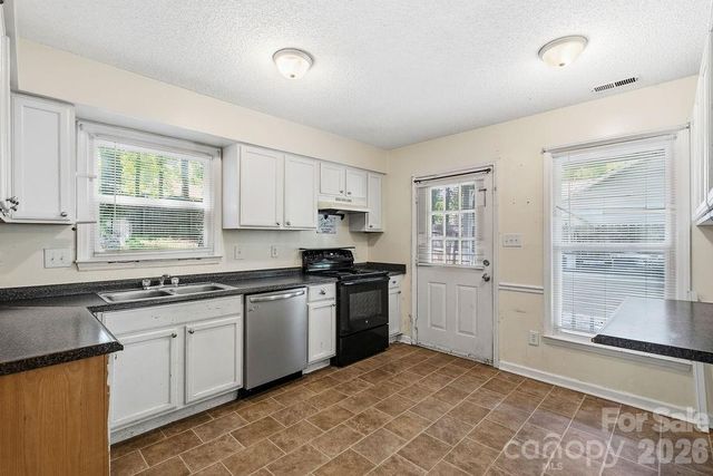 6719 Raeburn Lane, Charlotte, NC 28227