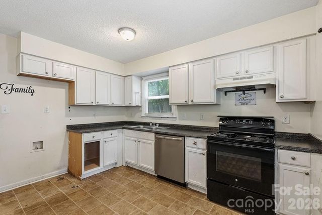 6719 Raeburn Lane, Charlotte, NC 28227