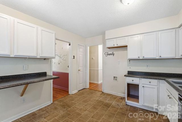 6719 Raeburn Lane, Charlotte, NC 28227