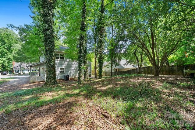 6719 Raeburn Lane, Charlotte, NC 28227