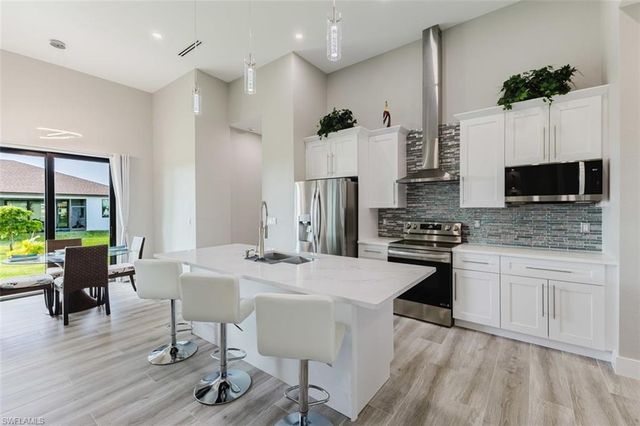 4126 39th ST, Cape Coral, FL 33993