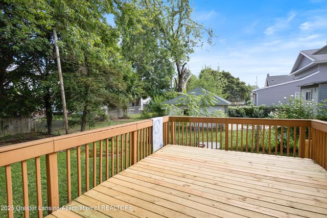 720 N Jenison Avenue, Lansing, MI 48915