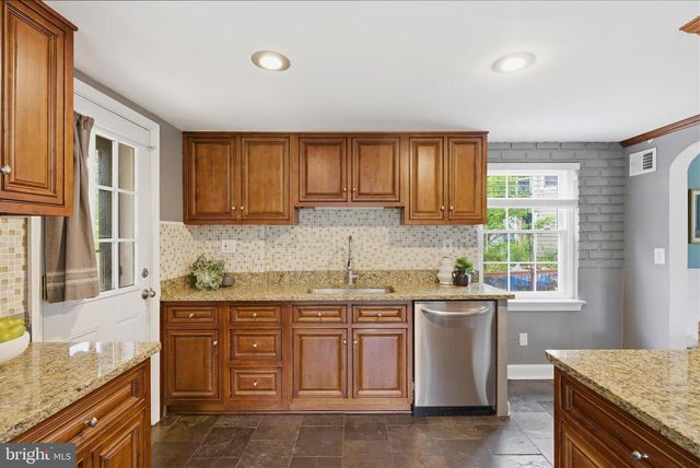 5721 FOREST RD, Cheverly, MD 20785