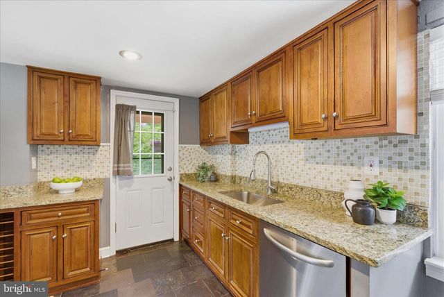 5721 FOREST RD, Cheverly, MD 20785