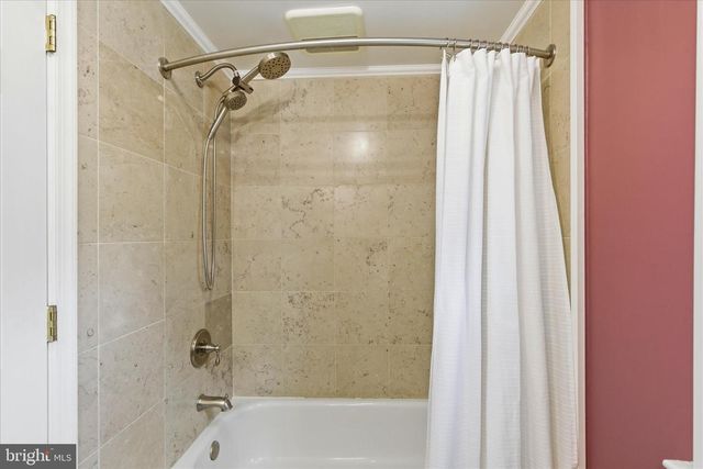 5721 FOREST RD, Cheverly, MD 20785