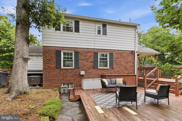 5721 FOREST RD, Cheverly, MD 20785