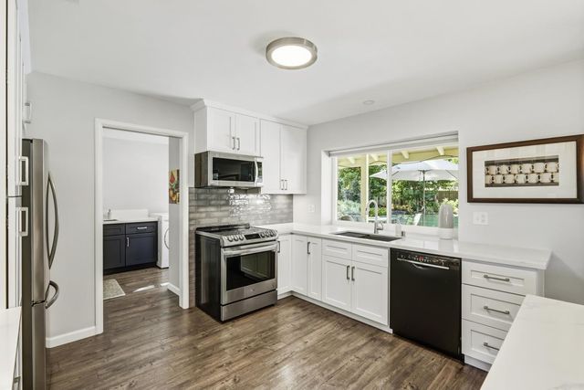 4603 American River Dr, Sacramento, CA 95864