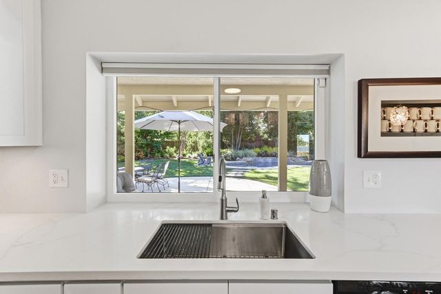 4603 American River Dr, Sacramento, CA 95864