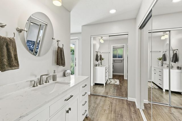 4603 American River Dr, Sacramento, CA 95864