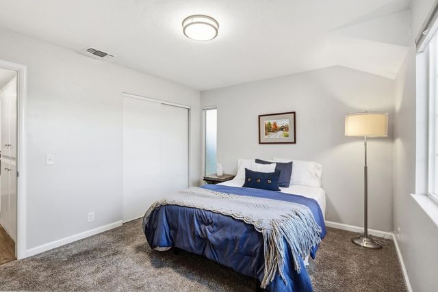 4603 American River Dr, Sacramento, CA 95864