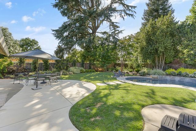 4603 American River Dr, Sacramento, CA 95864