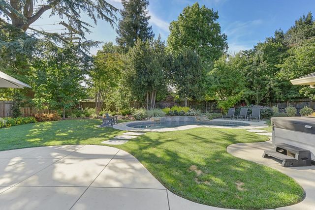 4603 American River Dr, Sacramento, CA 95864