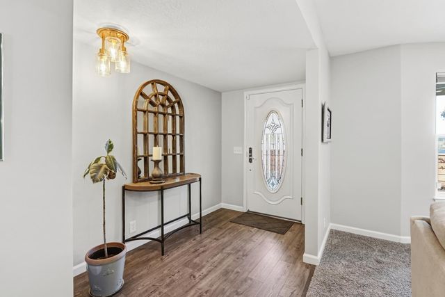 4603 American River Dr, Sacramento, CA 95864