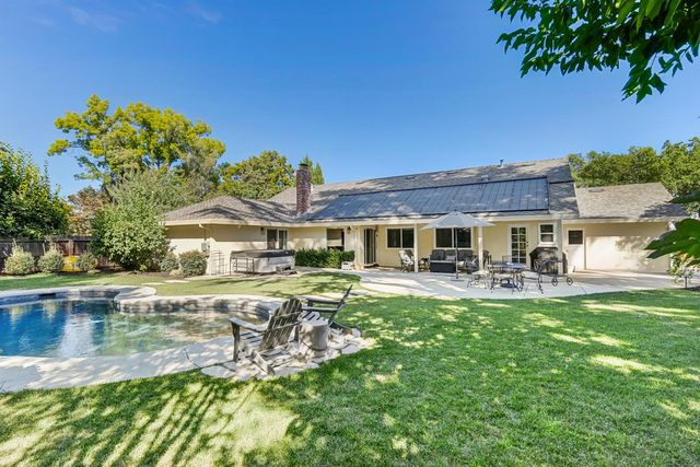 4603 American River Dr, Sacramento, CA 95864
