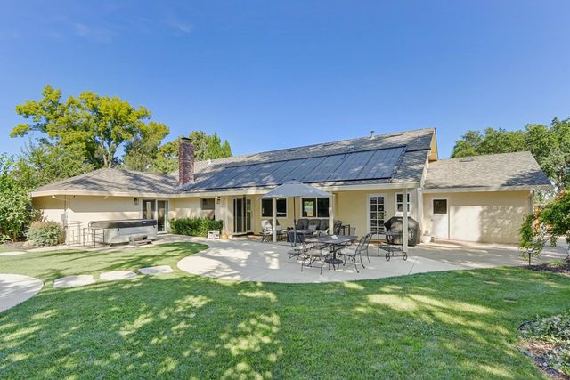 4603 American River Dr, Sacramento, CA 95864