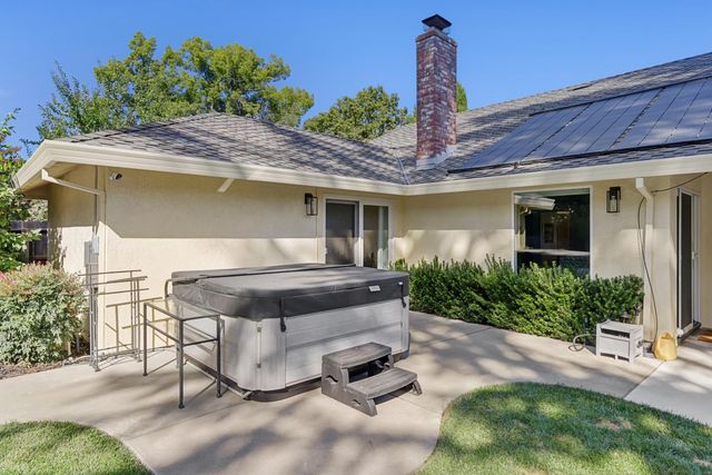 4603 American River Dr, Sacramento, CA 95864