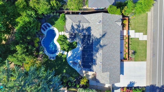 4603 American River Dr, Sacramento, CA 95864