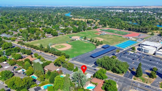 4603 American River Dr, Sacramento, CA 95864