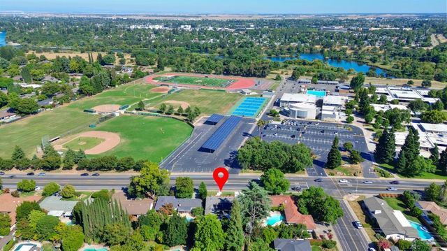 4603 American River Dr, Sacramento, CA 95864