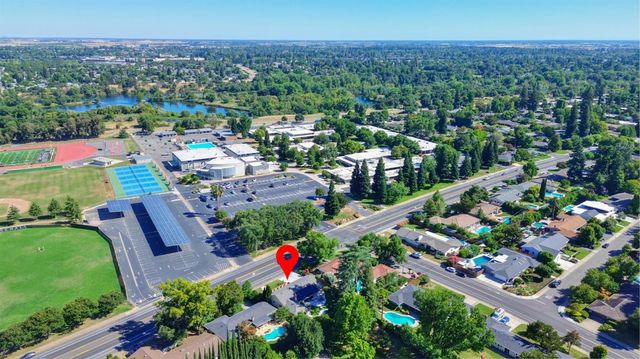 4603 American River Dr, Sacramento, CA 95864