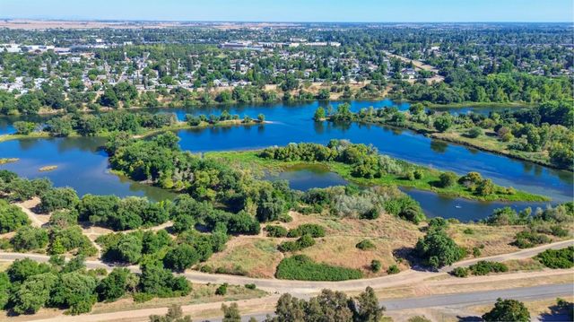 4603 American River Dr, Sacramento, CA 95864