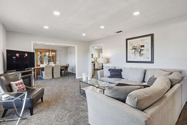 4603 American River Dr, Sacramento, CA 95864