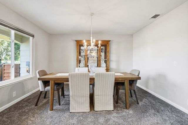 4603 American River Dr, Sacramento, CA 95864